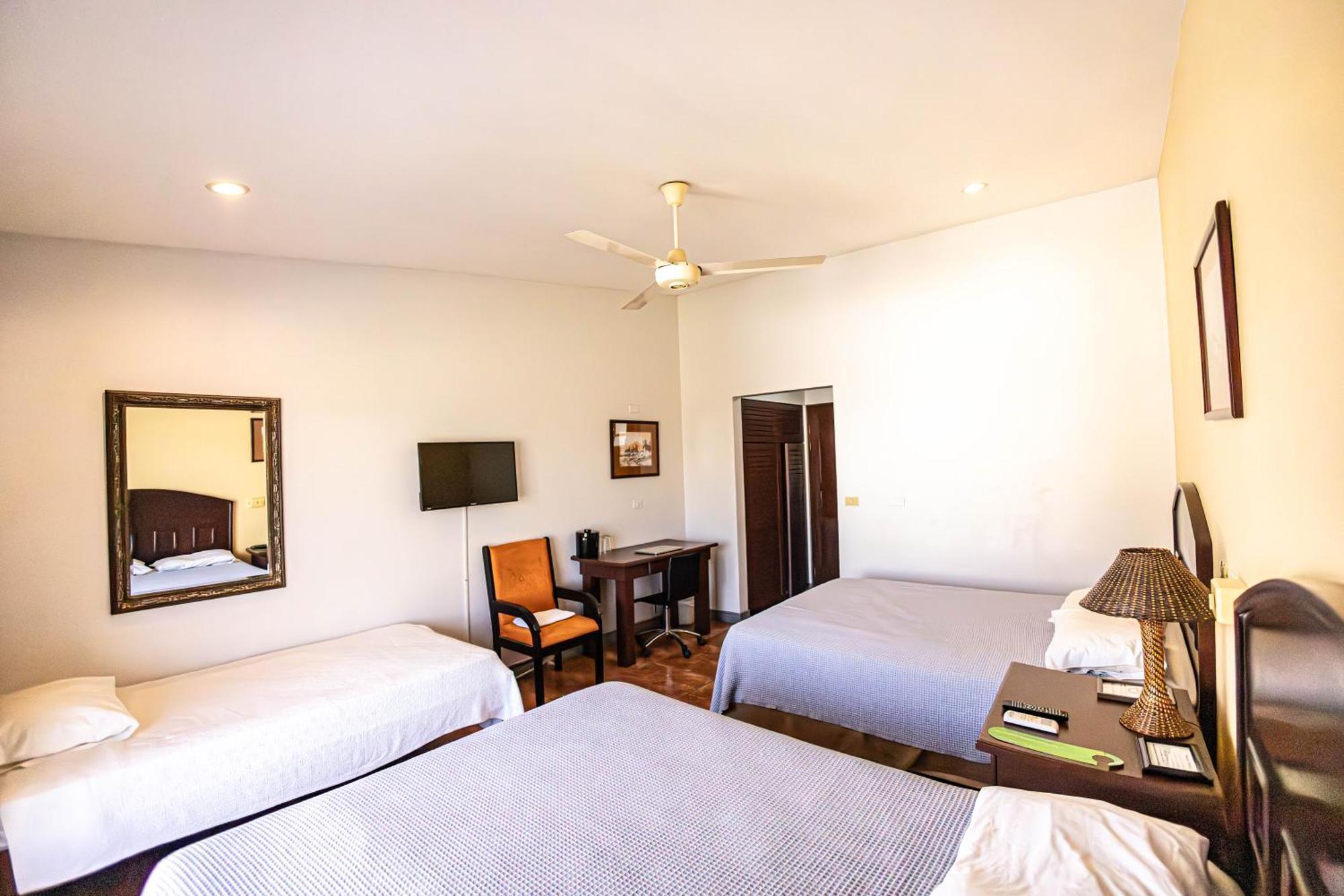 Hotel Cana Brava Inn Cañas Kültér fotó