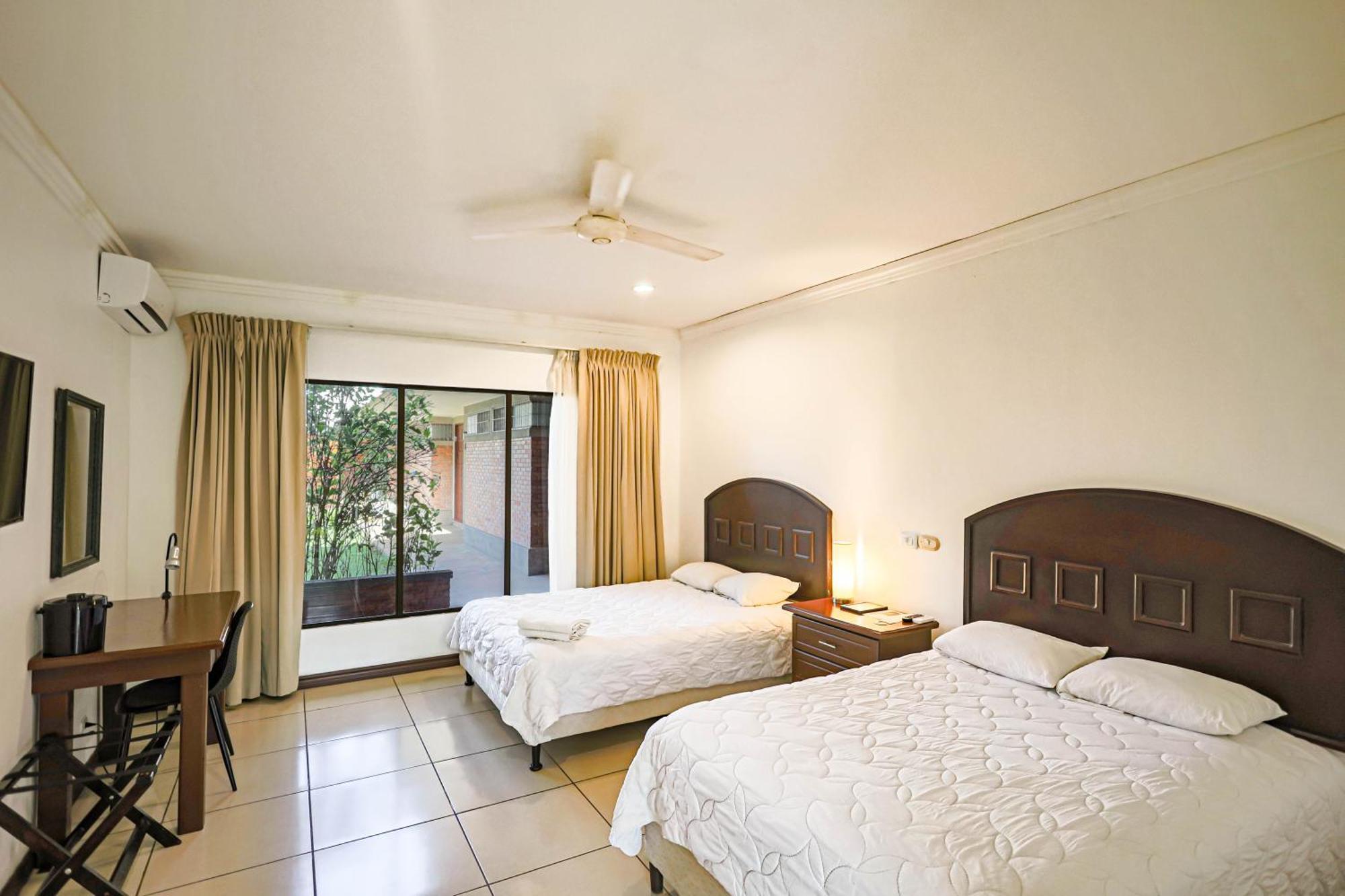 Hotel Cana Brava Inn Cañas Kültér fotó