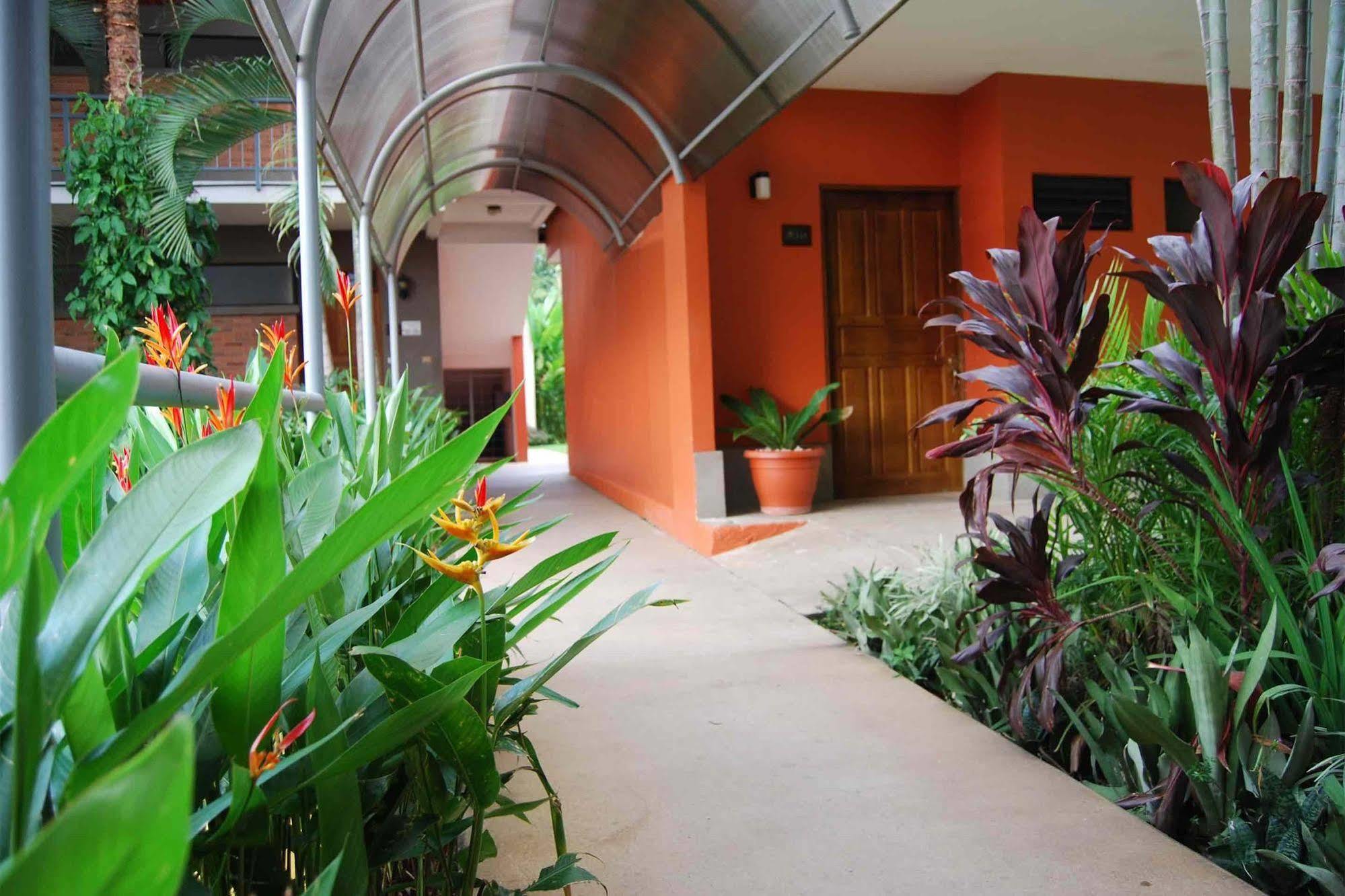 Hotel Cana Brava Inn Cañas Kültér fotó